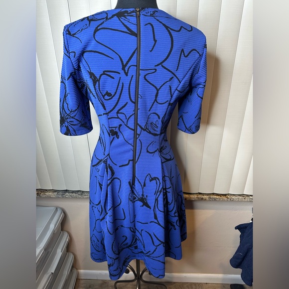 Julián Taylor Blue Floral Pleated Women's Dress Size 8 - Picture 5 of 8